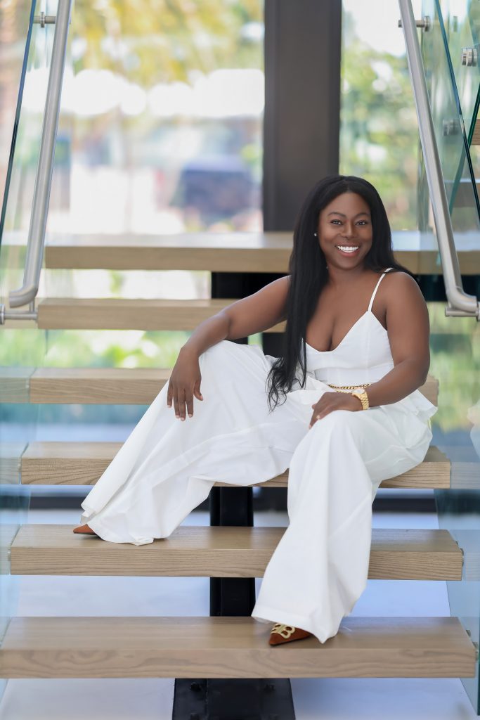 Tohni Jean Bellis a Luxury Realtor at Compass. Rutar Jean Bellis