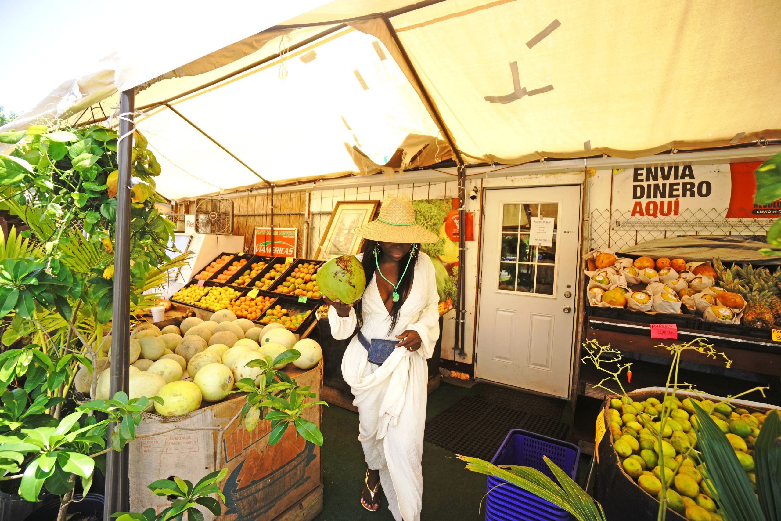 Run Errands Like You're on an Island Vacation | Tohni Style